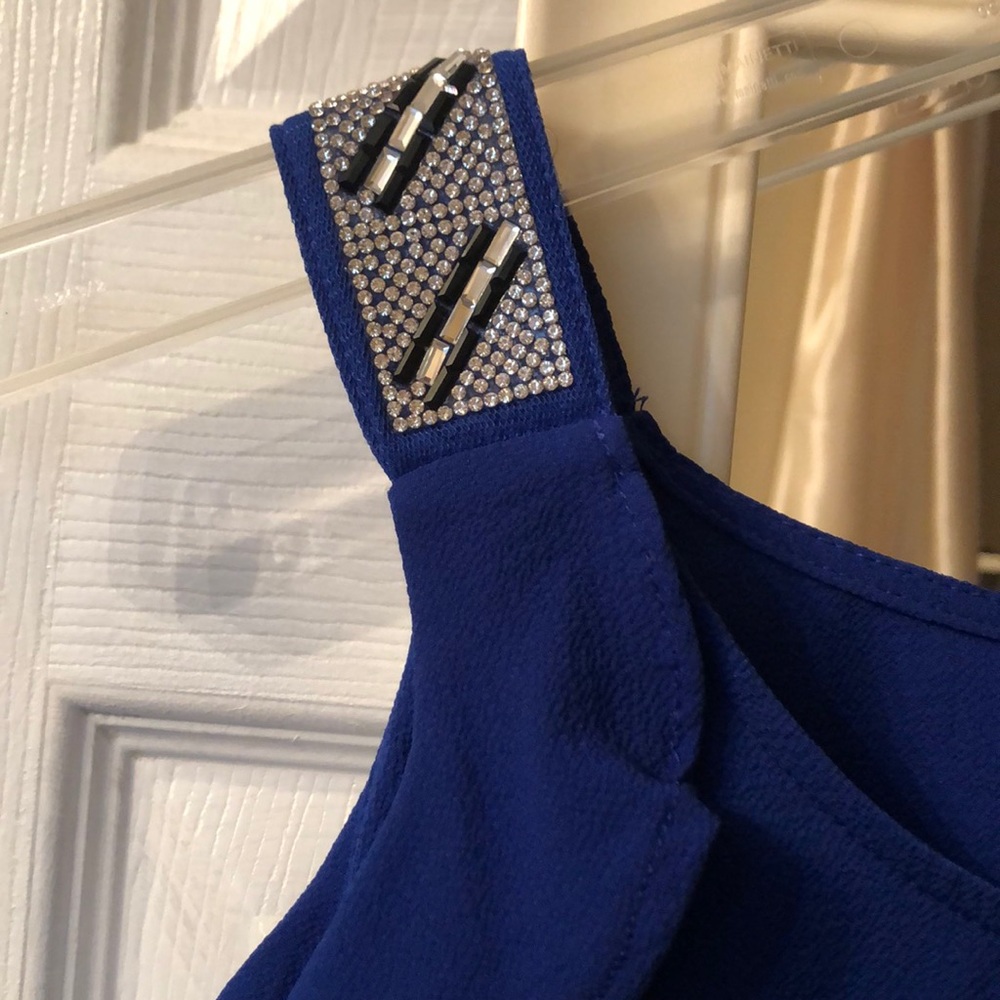 Cold shoulder top - Picture 2 of 2